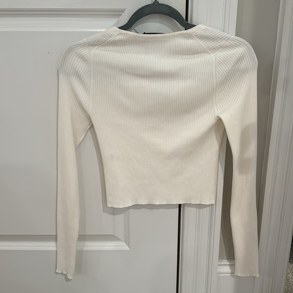Alice and Olivia NWT Soft White Button Cardigan/Sweater Size Small - Picture 3 of 3